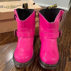 Dr. Air Wair Martens. Girls. 9. NWOT. Pink!